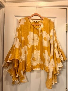 Free people By Timo floral yellow bell sleeve blouse top xs but also fits small